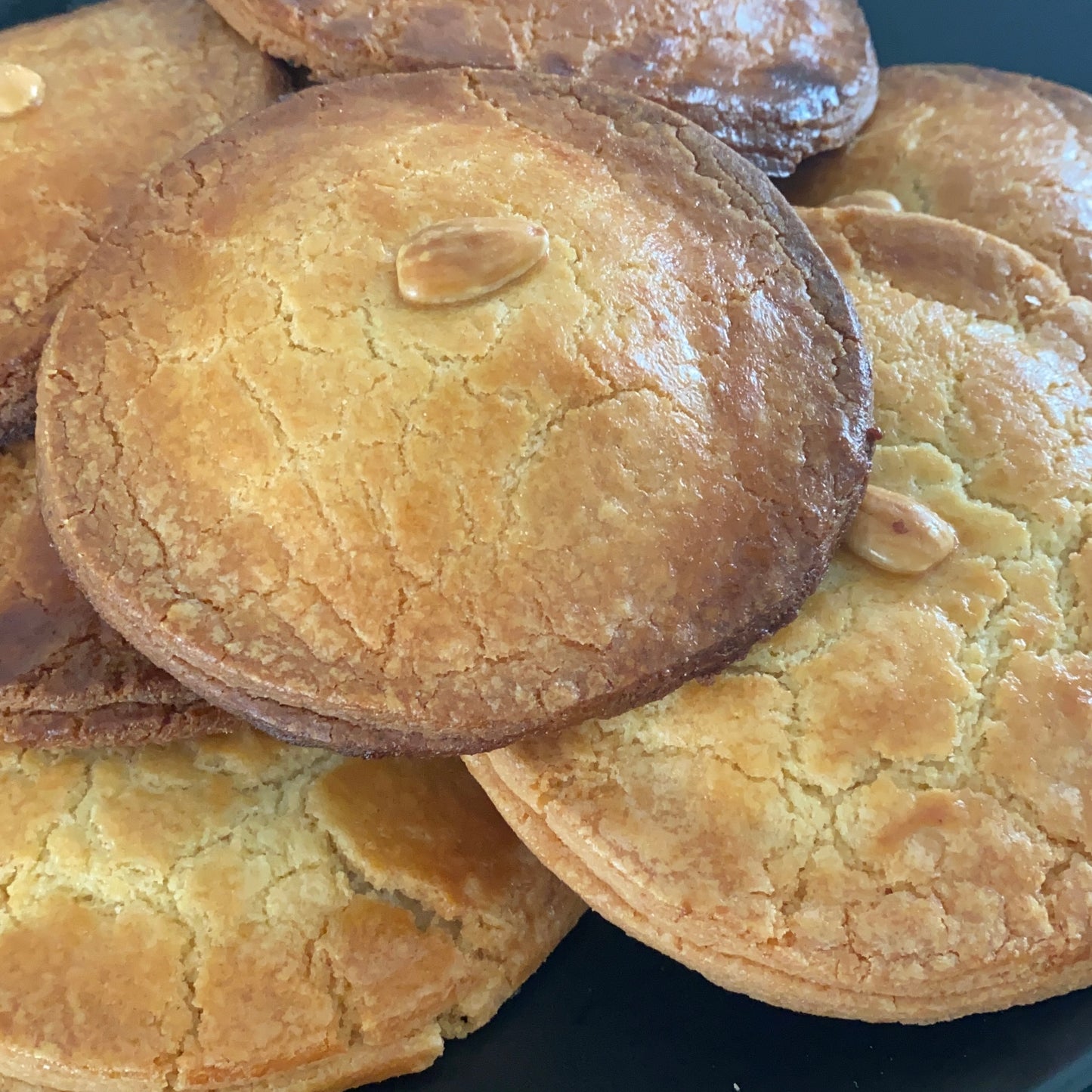 Roomboter gevulde koek